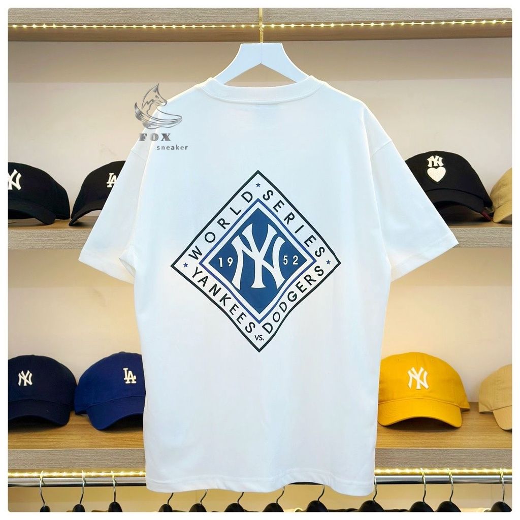New Era New York Yankees archive patch t-shirt in off white