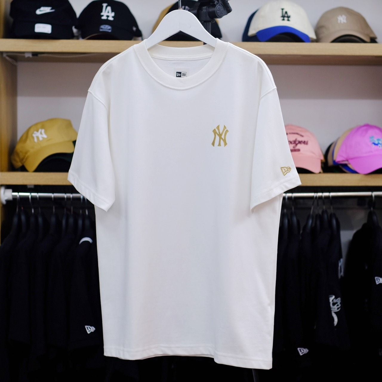  SALE - Áo Thun New Era X MLB Ny Trắng Viền Gold | 12360541 Chính Hãng 