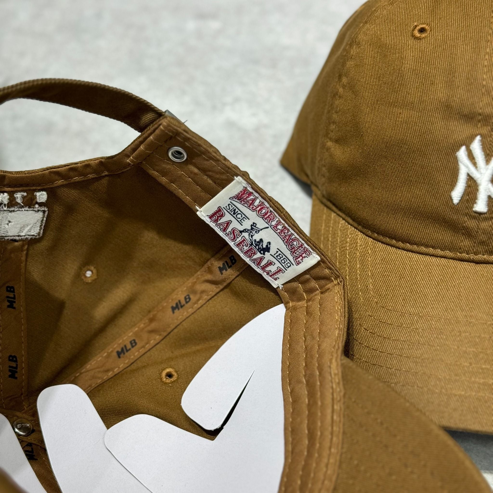  Mũ Nón MLB Màu Nâu SS24 Chính Hãng 