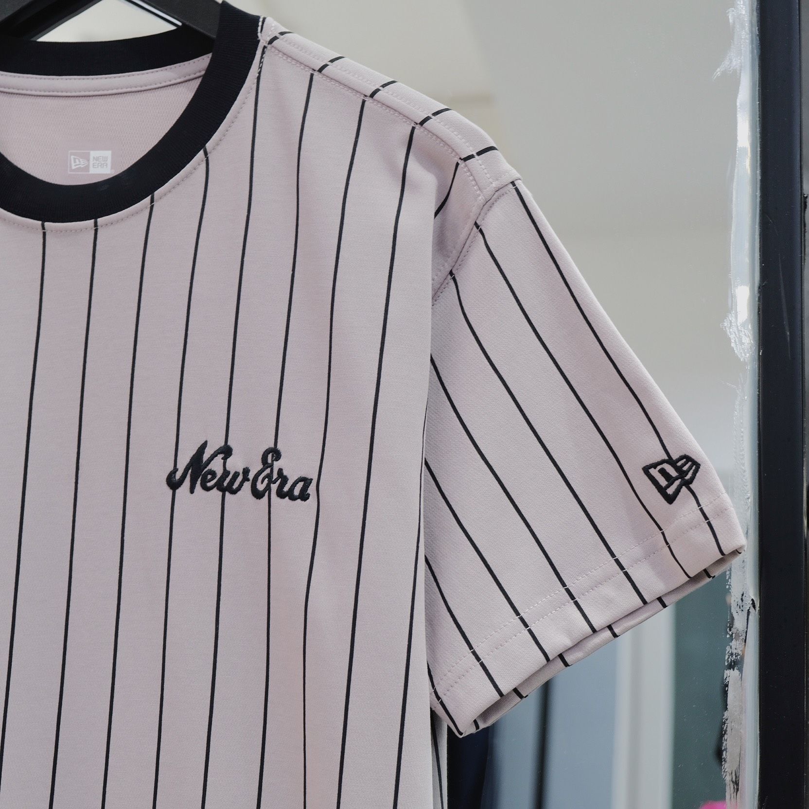  SALE - Áo Thun New Era Tím Sọc Đen I 60435413 Hàng Chính Hãng 