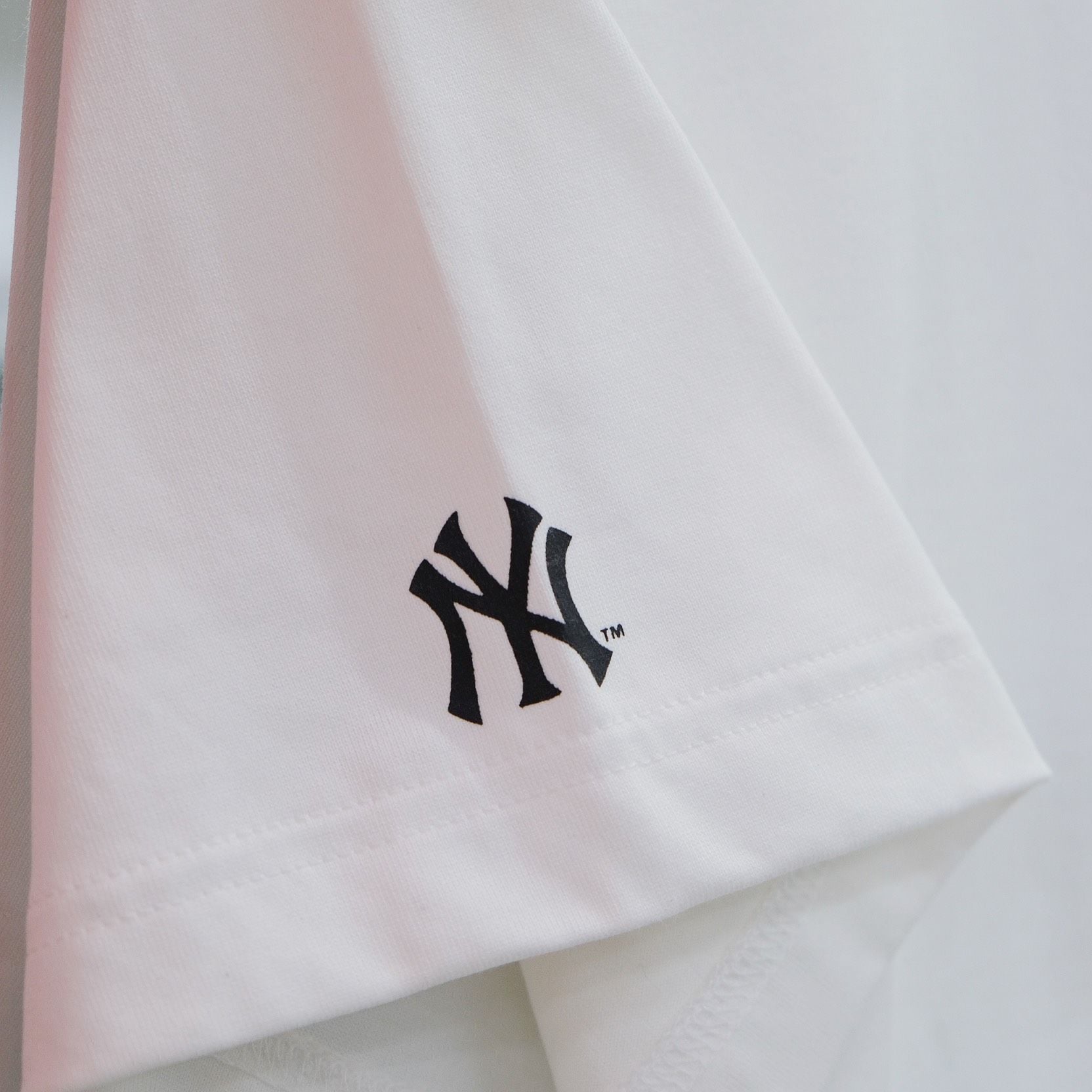  Áo Thun MLB Ny Yankees 3ATSB1843-50WHS Màu Trắng Chính Hãng 