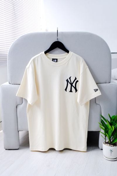  SALE - Áo Thun New Era Hình Thoi Màu Kem I 122046145 Hàng Chính Hãng 