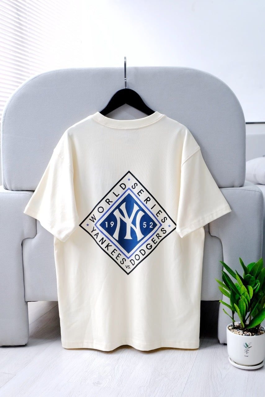  SALE - Áo Thun New Era Hình Thoi Màu Kem I 122046145 Hàng Chính Hãng 