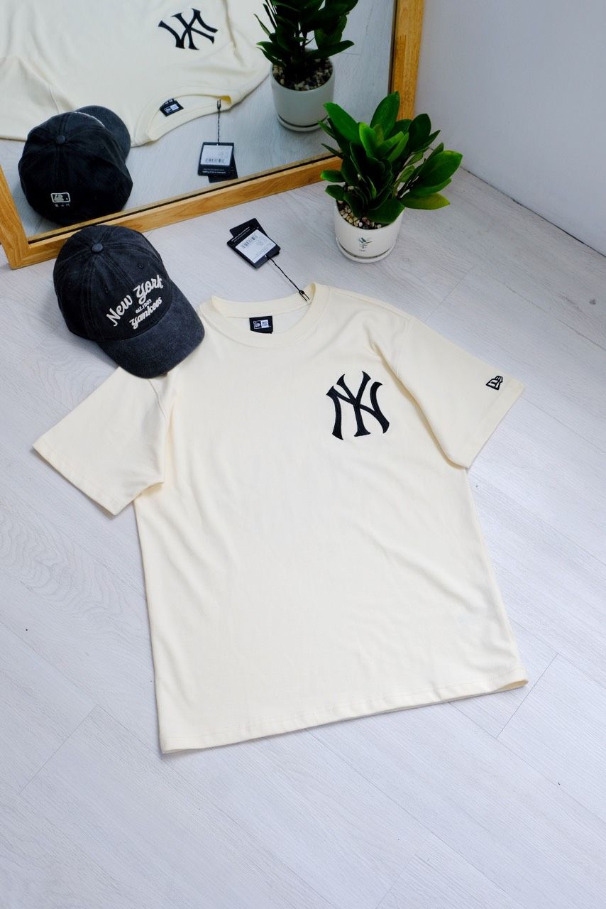  SALE - Áo Thun New Era Hình Thoi Màu Kem I 122046145 Hàng Chính Hãng 