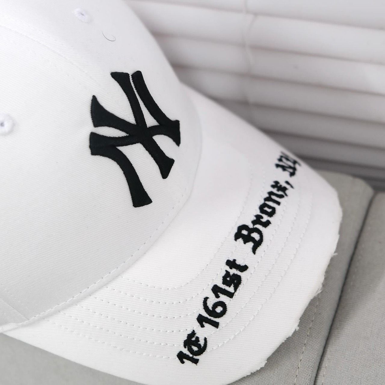  Mũ Nón MLB Ny Trắng Rách Hàng Chính Hãng 