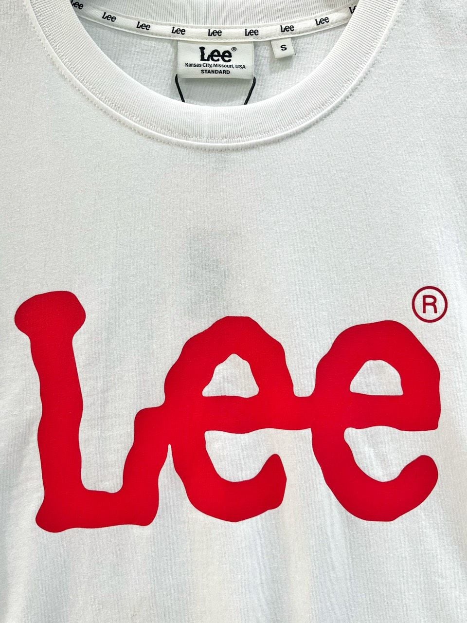  Áo Phông Brand Lee Trắng Chữ Đỏ Chính Hãng 