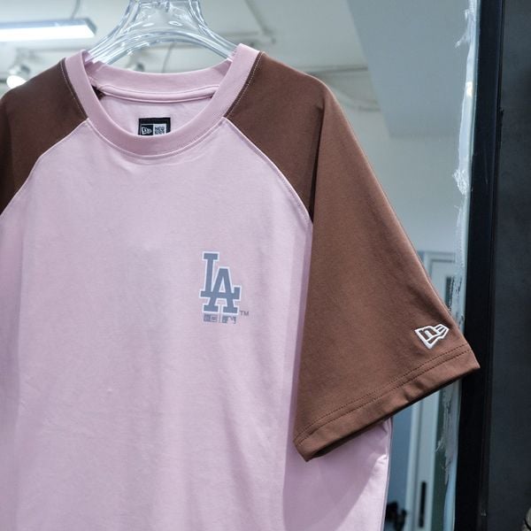  SALE - Áo Thun New Era La Hồng Tay Nâu I 14385045 Hàng Chính Hãng 