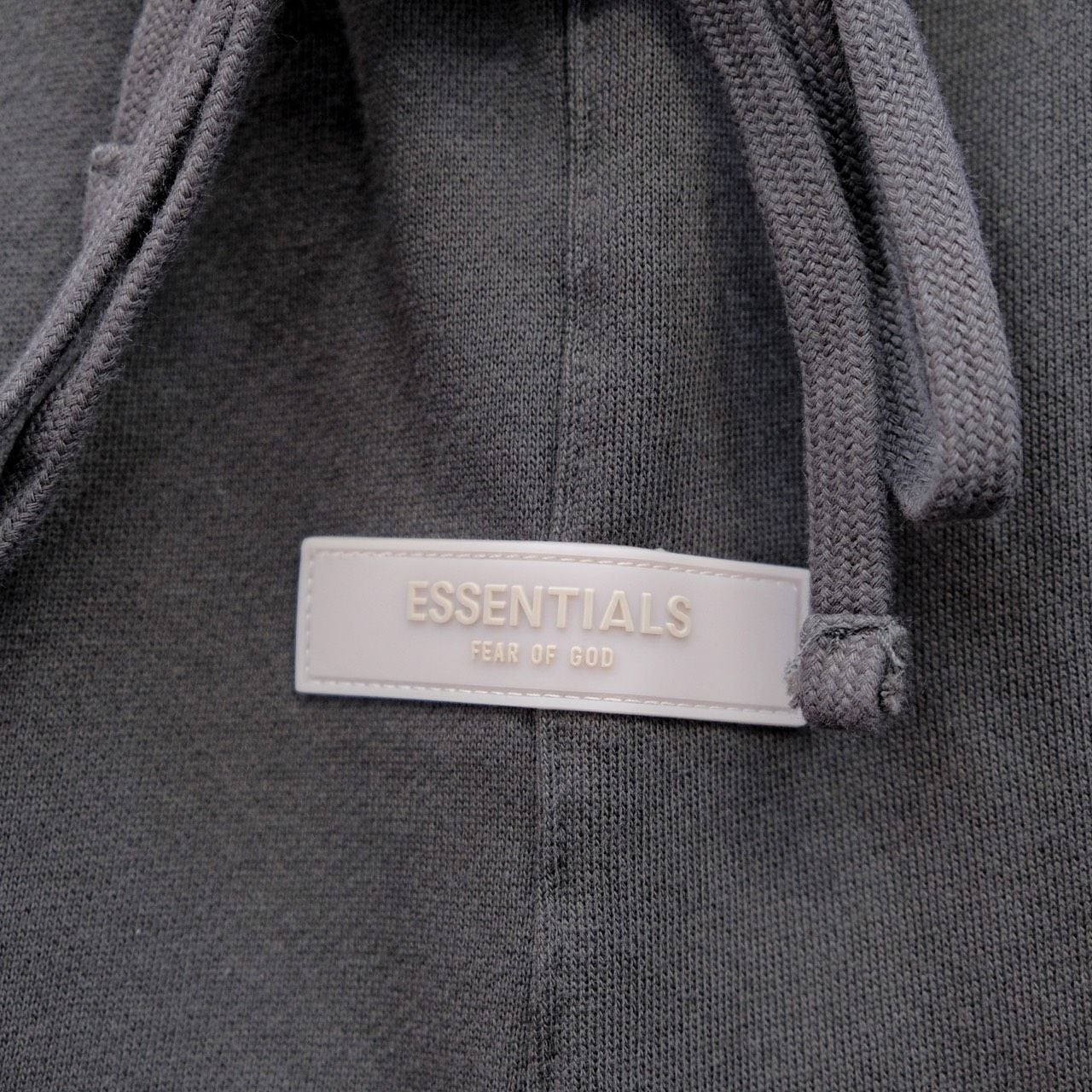  Quần Shorts Fear Of God Essentials 1977 Màu Iron Black Hàng Chính Hãng 