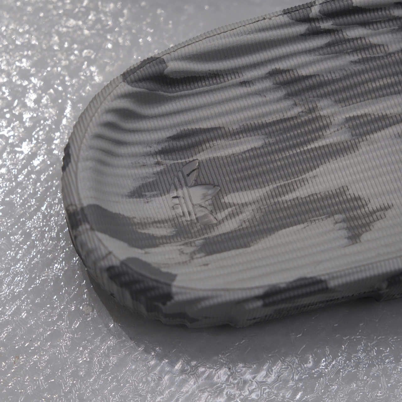  Dép Adidas Adilette22 Màu Xám Xi Măng Loang | Code: IE7760 Hàng Chính Hãng 