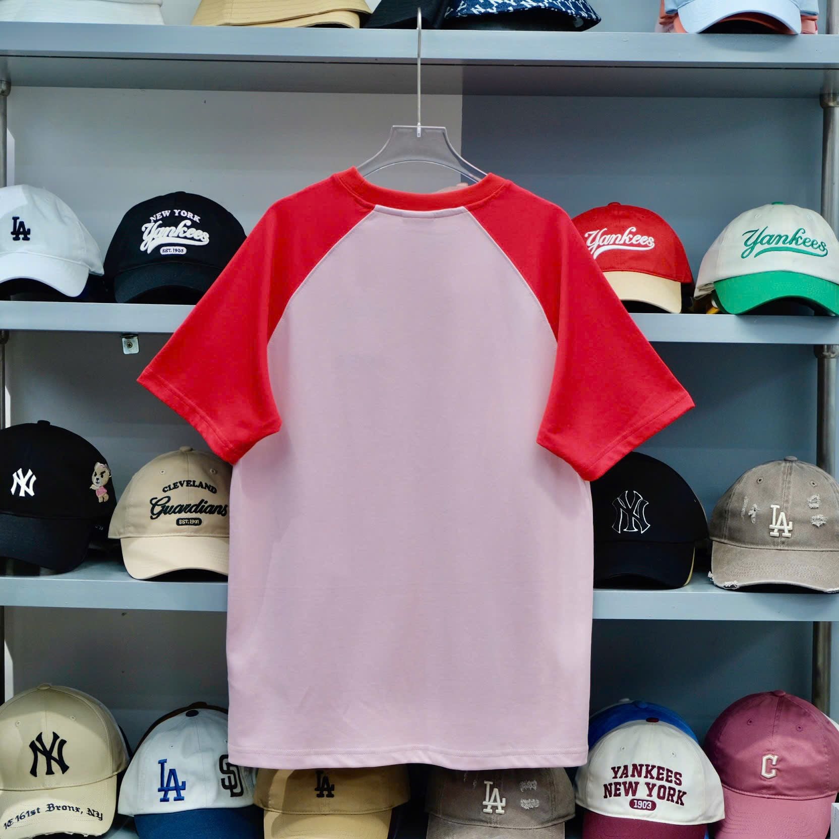  SALE - Áo Thun New Era Yankees Hồng Tay Đỏ Hàng Chính Hãng | 12554687 