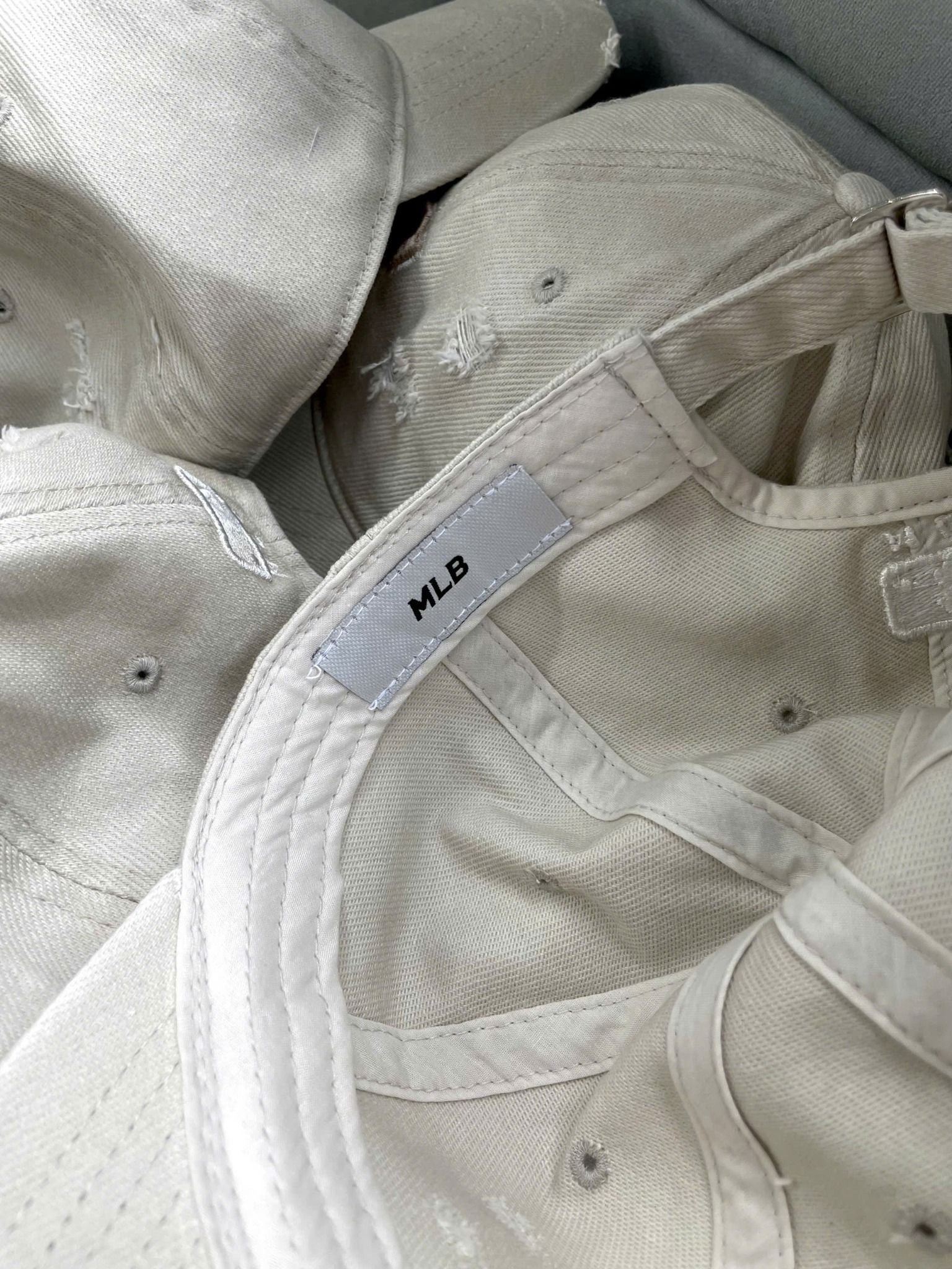  Mũ Nón MLB C Kem Rách Hàng Chính Hãng | Fox Sneaker 