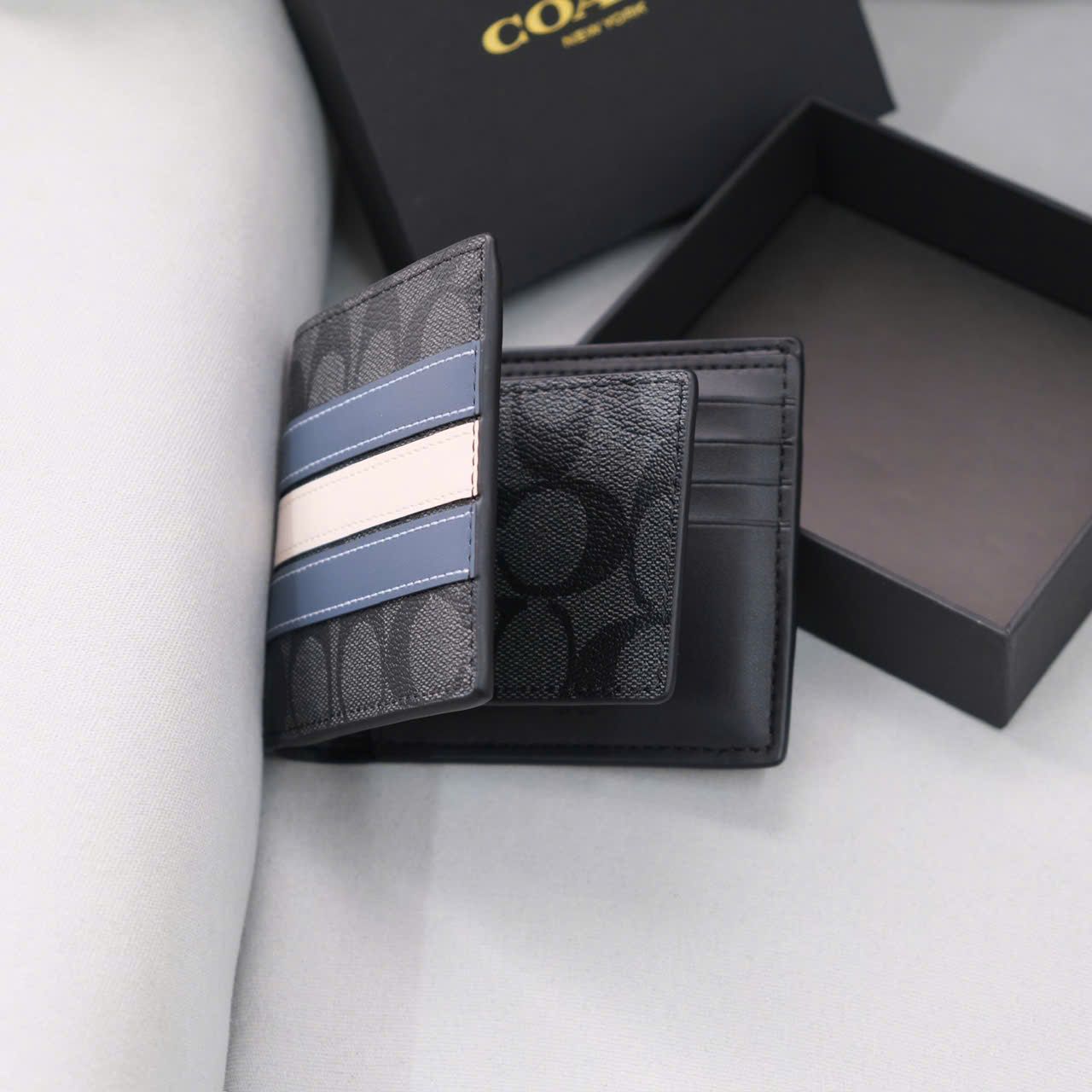  Ví Coach Đen 3 Sọc Hàng Chính Hãng | Fox Sneaker 
