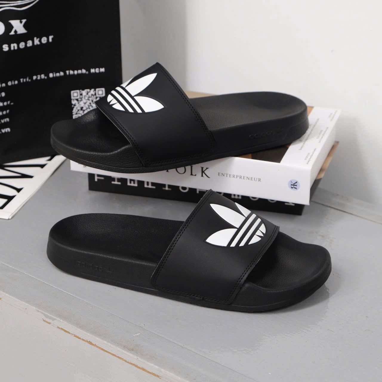  Dép Adidas Cỏ 3 Lá Màu Đen Hàng Chính Hãng CODE: FU8298 