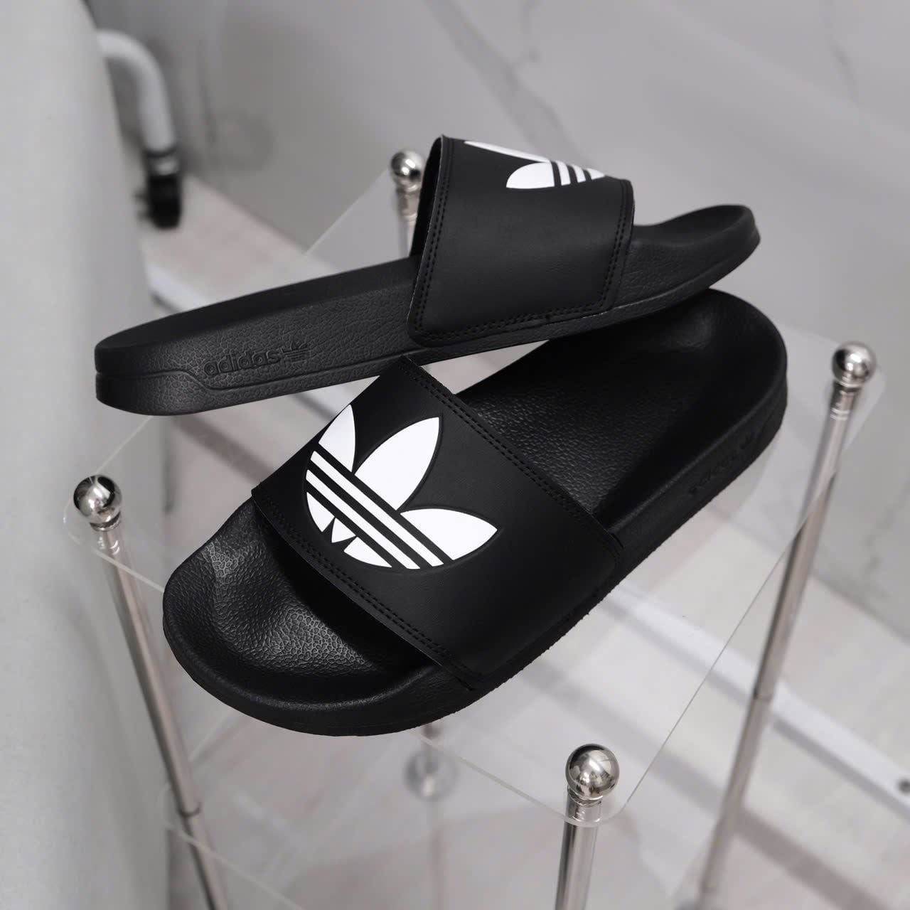  Dép Adidas Cỏ 3 Lá Màu Đen Hàng Chính Hãng CODE: FU8298 