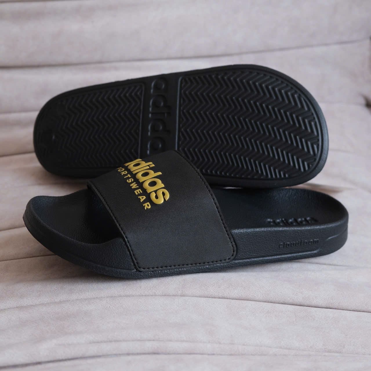  Dép Adidas Adilette Đen Chữ Vàng Hàng Chính Hãng II0018 