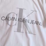  Áo Thun CK Basic Màu Trắng Slim Fit Logo Phản Quang Hàng Chính Hãng 