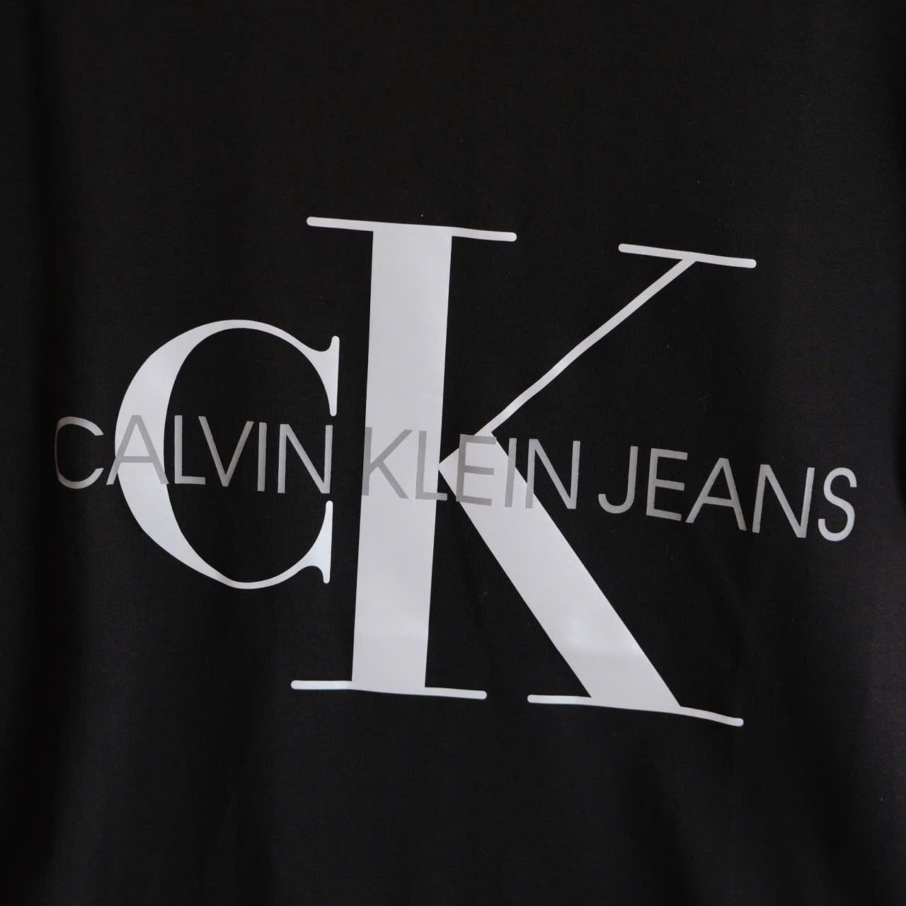  Áo Thun CK Màu Đen Slim Fit Logo Phản Quang Hàng Chính Hãng 