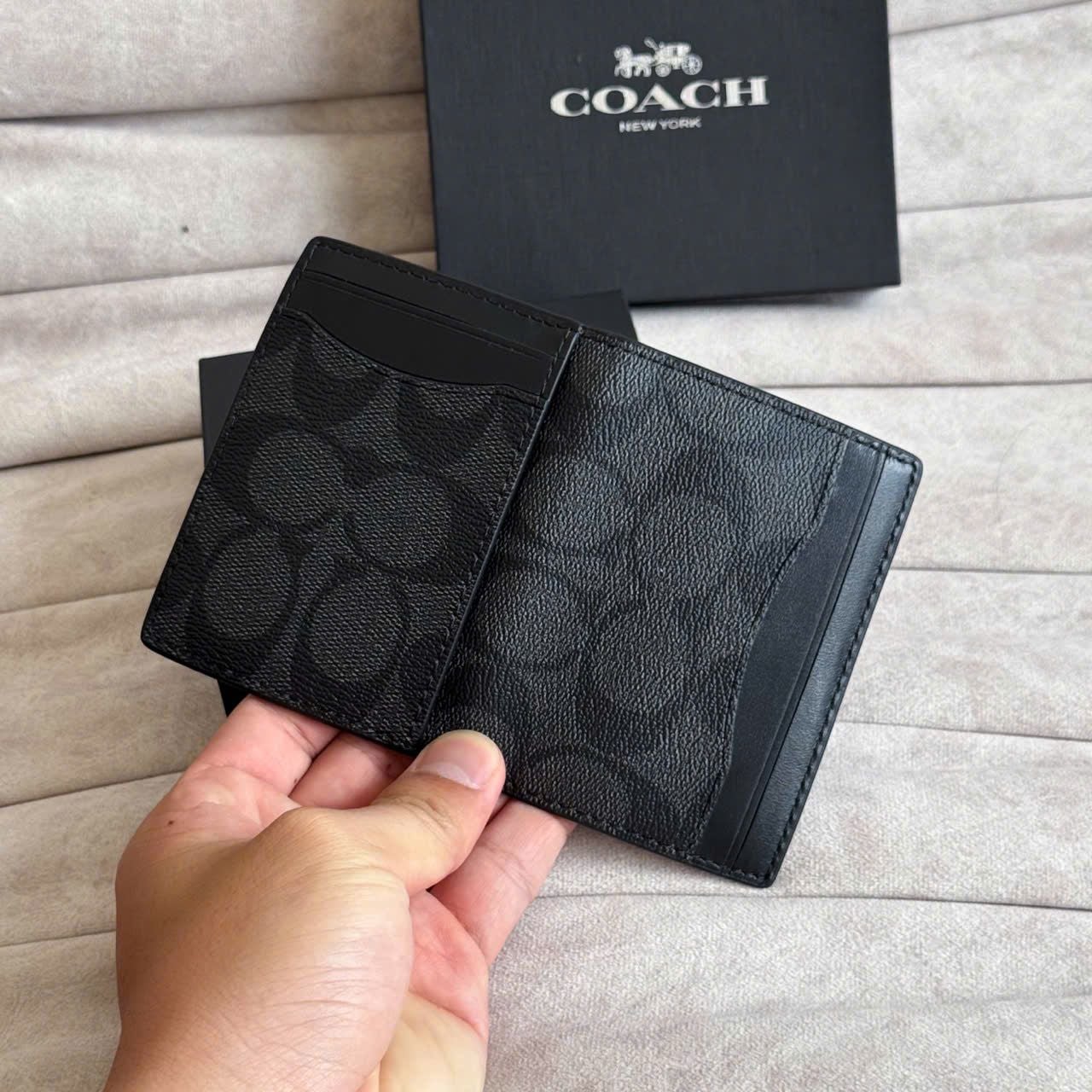  Ví Coach Nam Châm Mono Xám Hàng Chính Hãng | Fox Sneaker 