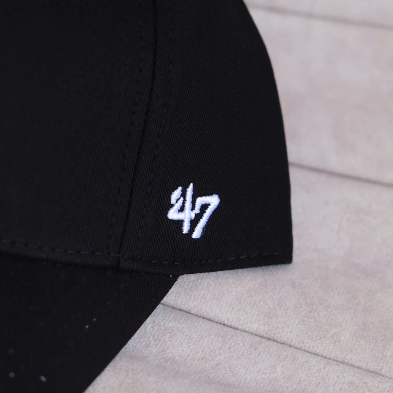  Mũ Nón Brand 47 Sox Đen Trắng Hàng Chính Hãng 