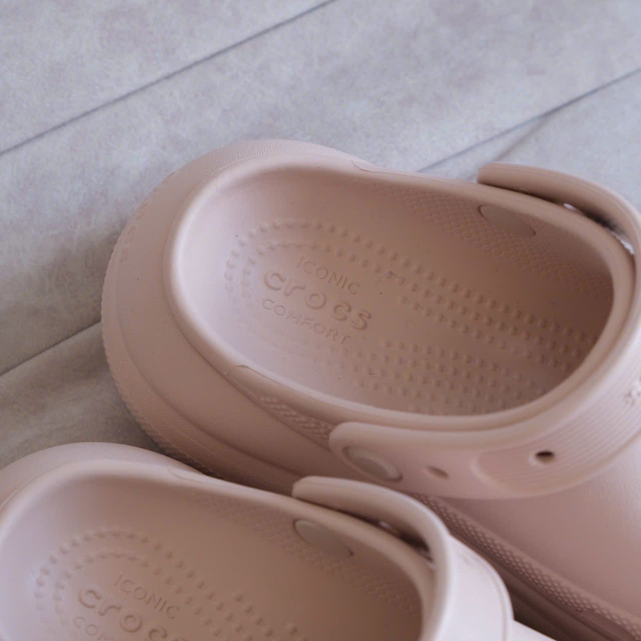  Giày Clog Crocs Hồng Crush Classic Đế Cao Hàng Chính Hãng | Fox Sneaker 