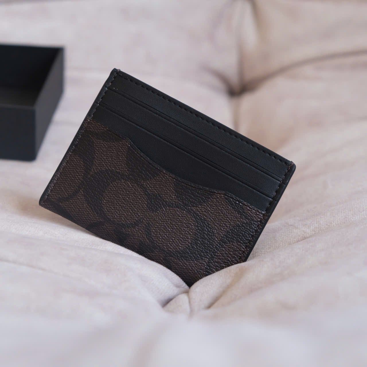  Ví Card Coach Mono Nâu Đậm Hàng Chính Hãng CODE: SP017604 | Fox Sneaker 