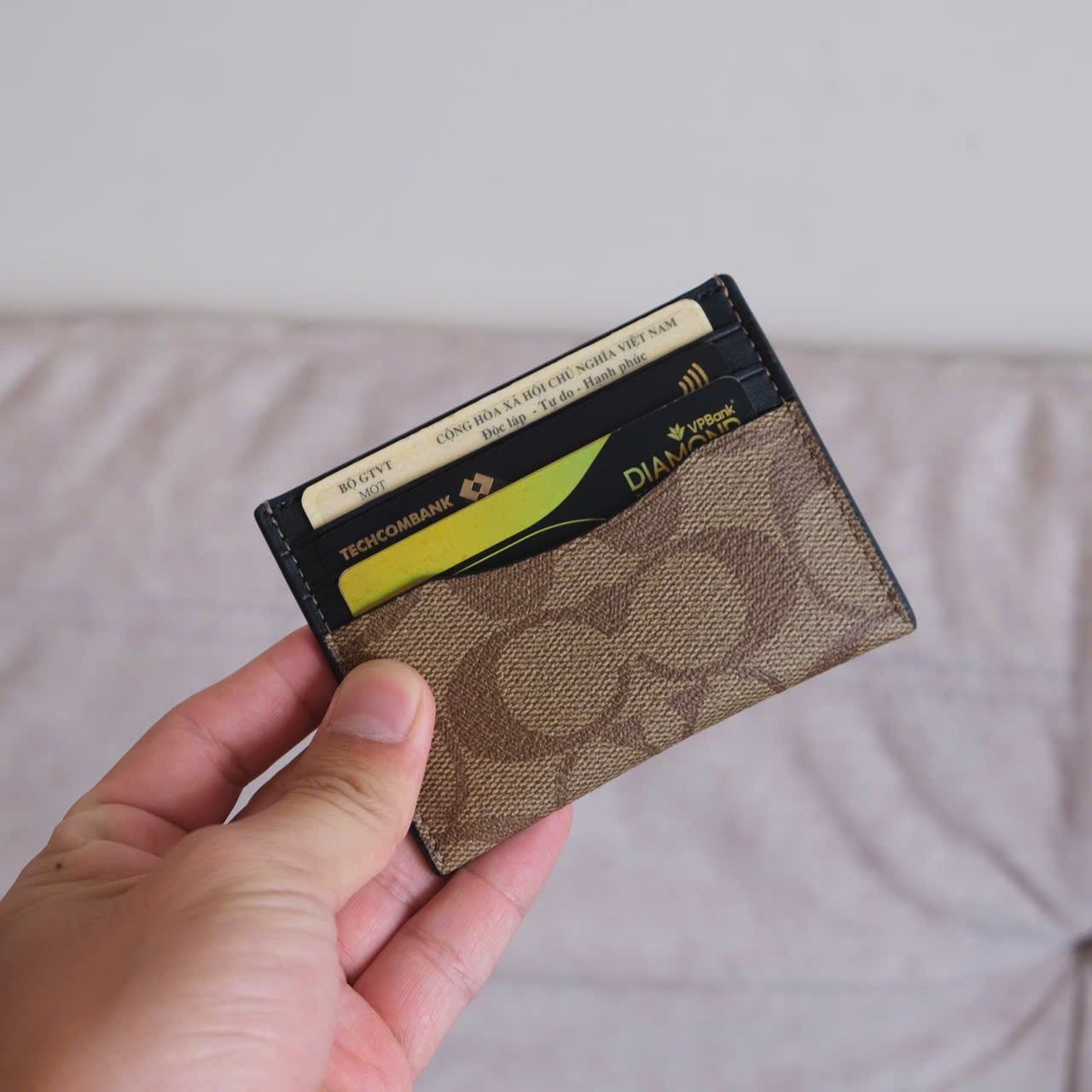  Ví Card Coach Mono Nâu Đậm Hàng Chính Hãng CODE: SP017605 | Fox Sneaker 