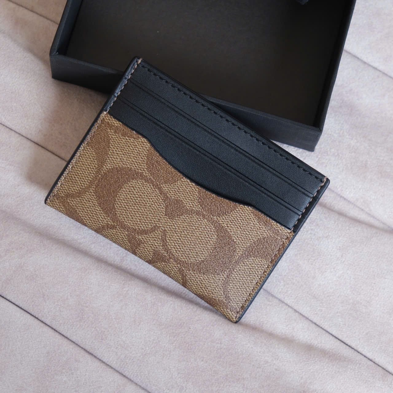  Ví Card Coach Mono Nâu Đậm Hàng Chính Hãng CODE: SP017605 | Fox Sneaker 