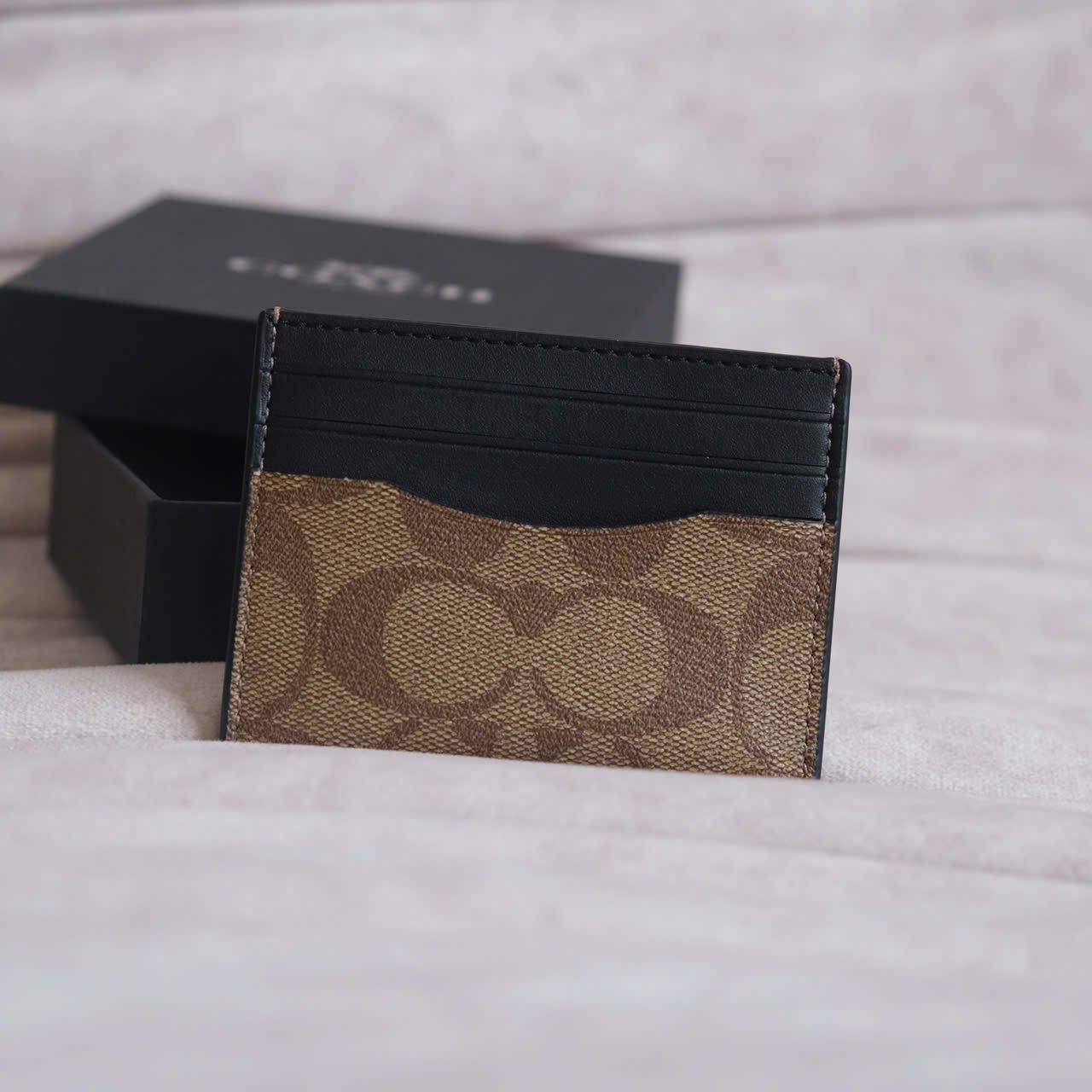  Ví Card Coach Mono Nâu Đậm Hàng Chính Hãng CODE: SP017605 | Fox Sneaker 