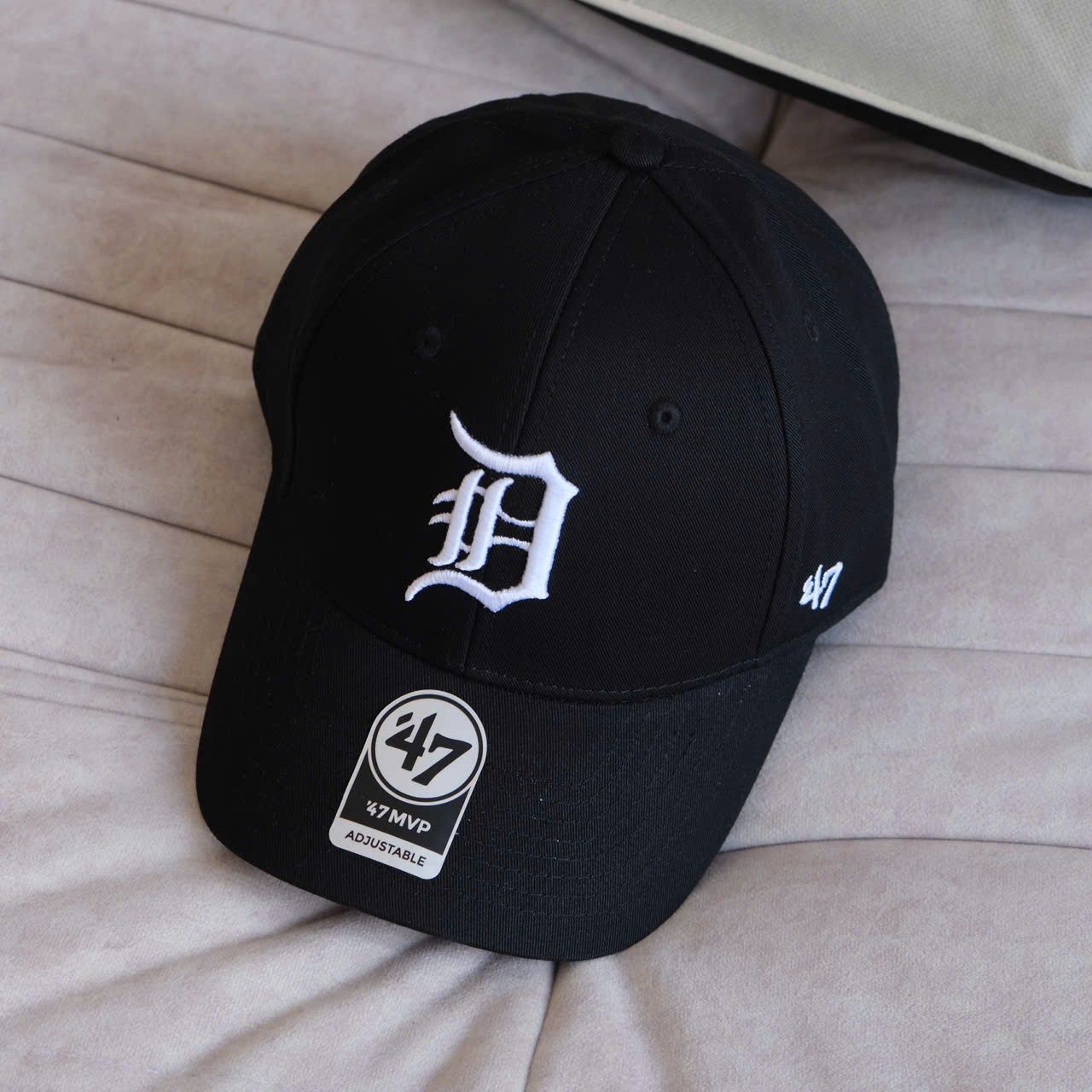  Mũ Nón Brand 47 D Đen Chữ Trắng Hàng Chính Hãng 