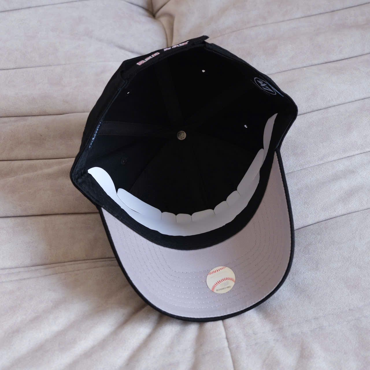  Mũ Nón Brand 47 B Đen Chữ Đỏ Viền Trắng Hàng Chính Hãng 