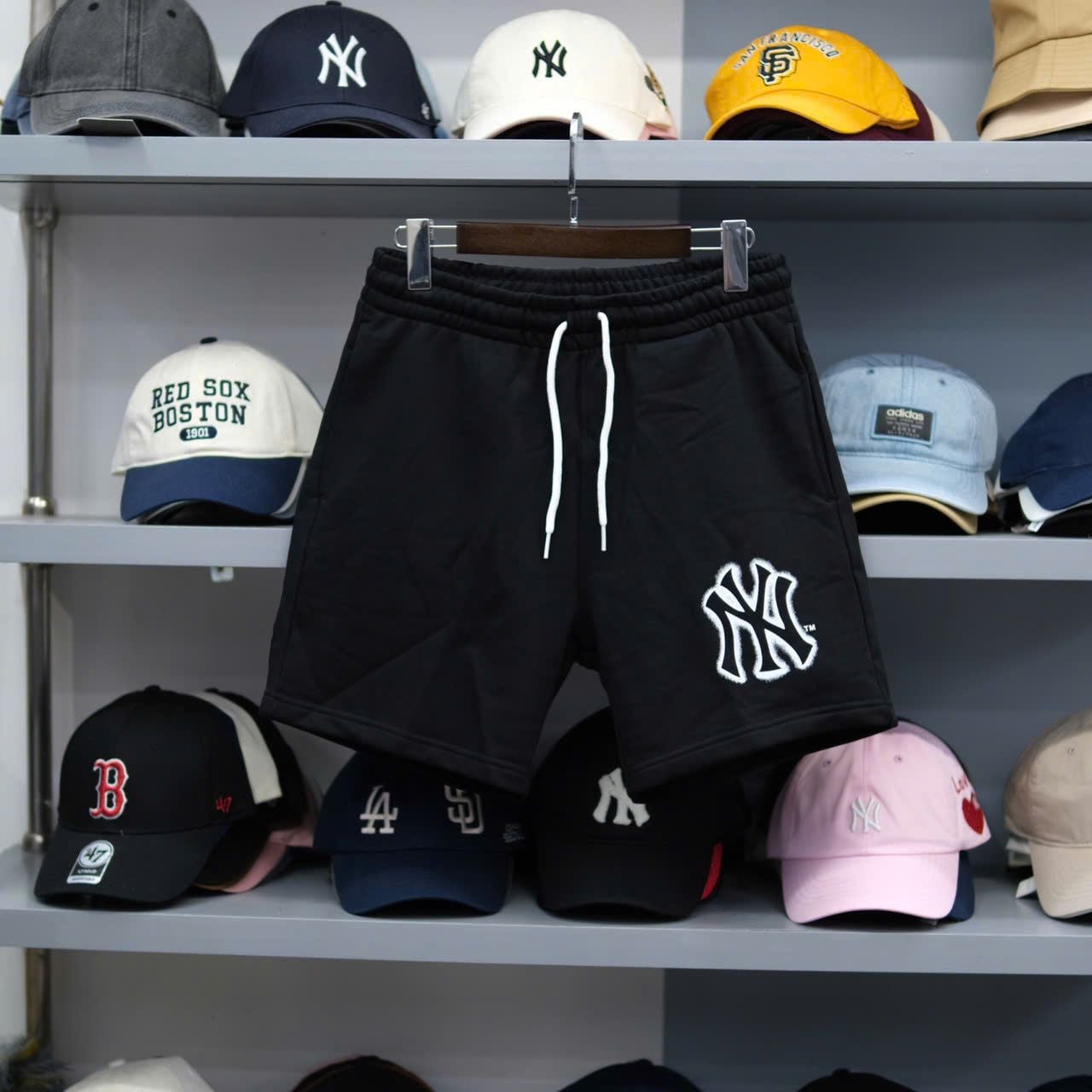  Quần Short New Era Ny Đen Logo Sơn Hàng Chính Hãng 18887902 