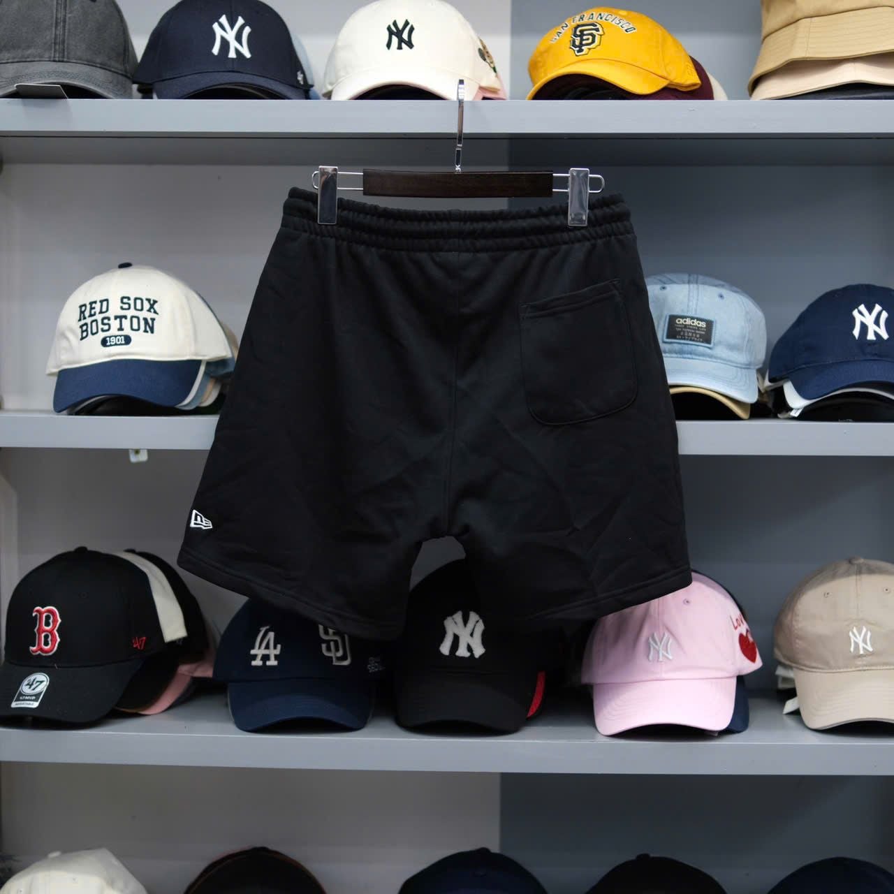  Quần Short New Era Ny Đen Logo Sơn Hàng Chính Hãng 18887902 