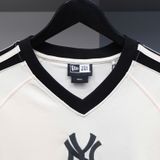  SALE - Áo Thun New Era NY cổ V Kem Hàng Chính Hãng CODE : 15488842 