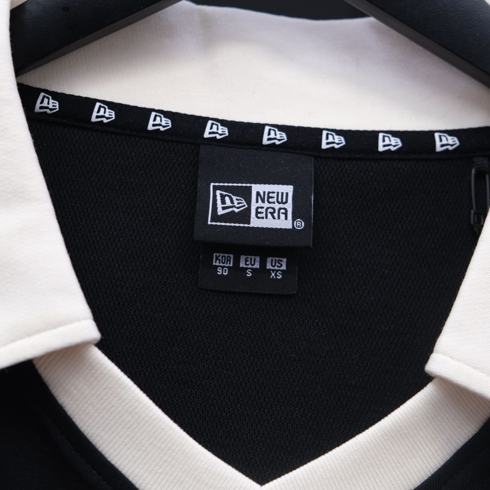  Polo Jersey Ny Đen Cổ Kem SS25 Hàng Chính Hãng 15488862 