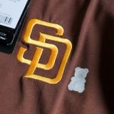  SALE - Áo Thun New Era Gấu Nâu | 14148886 Hàng Chính Hãng 