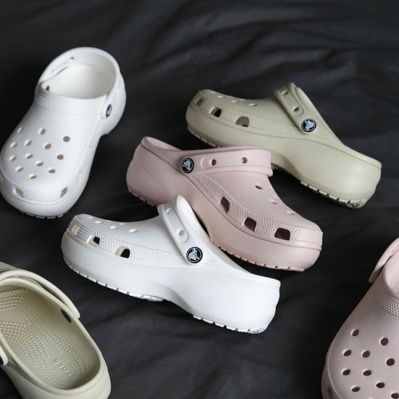  Dép Crocs Platform Classic Clog Unisex Nam Nữ Màu Trắng - Kem Đế Cao 5cm Cho Nữ 