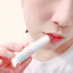 SON DƯỠNG KHÔNG MÙI CHỐNG NỨT NẺ MÔI OMI MENTURM 3,2G