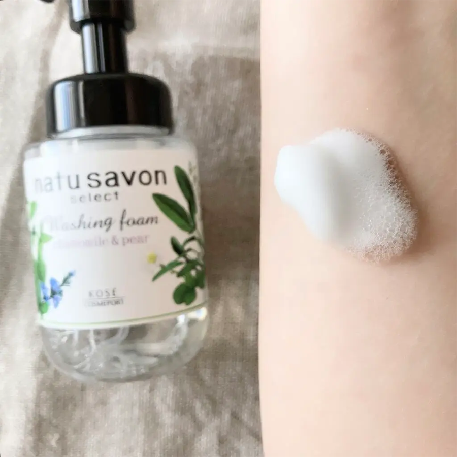 SỮA RỬA MẶT TẠO BỌT SOFTYMO KOSÉ NATU SAVON HƯƠNG HOA CÚC VÀ LÊ (CHAI 180 ML)