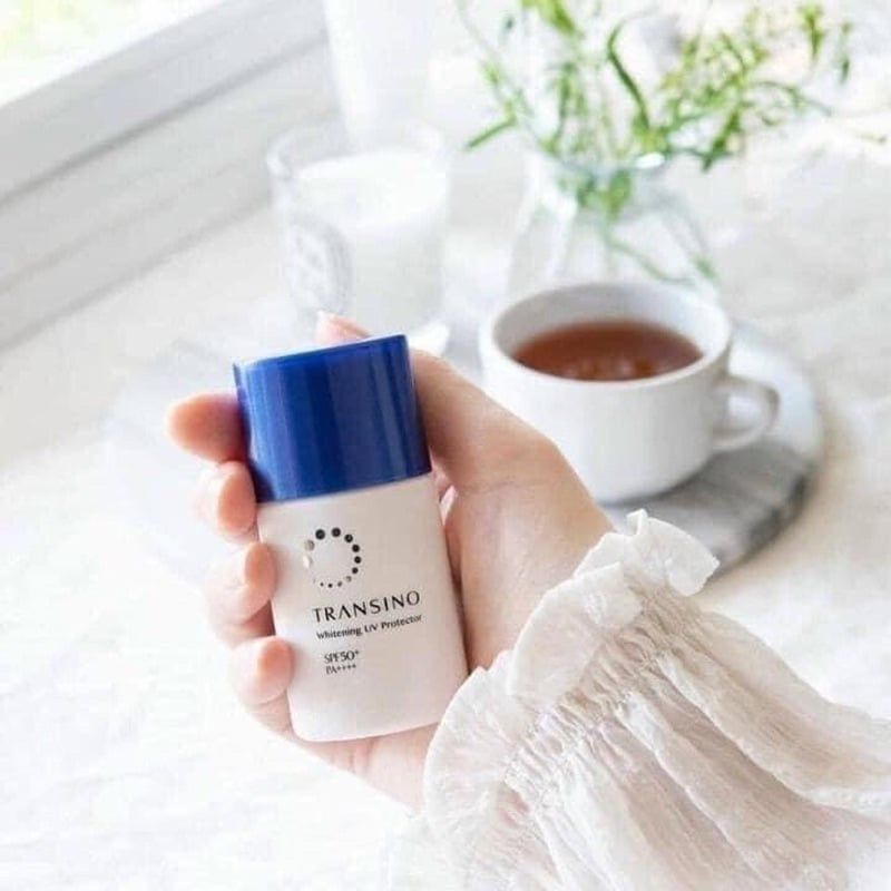 Kem Chống Nắng Dưỡng Ngày Transino Whitening Day Protector 30ml