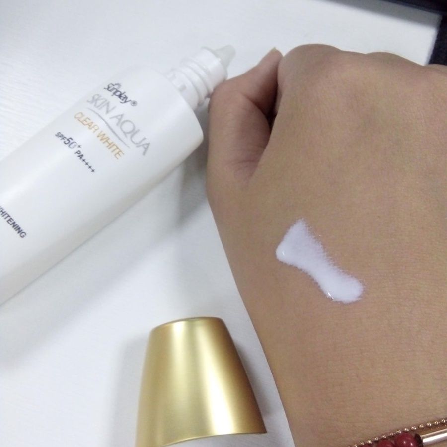 Kem chống nắng Sunplay Skin Aqua Clear White Nắp vàng_Dưỡng Da Trắng Mịn, Kiềm Dầu, Giữ Ẩm, Lâu Trôi SPF50+, PA++++