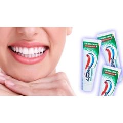 Kem Đánh Răng Aquafresh  Nhật Bản Giúp Trắng Răng, Hơi Thở Thơm Mát, Ngừa Sâu Răng, Nướu Chắc Khoẻ 160G