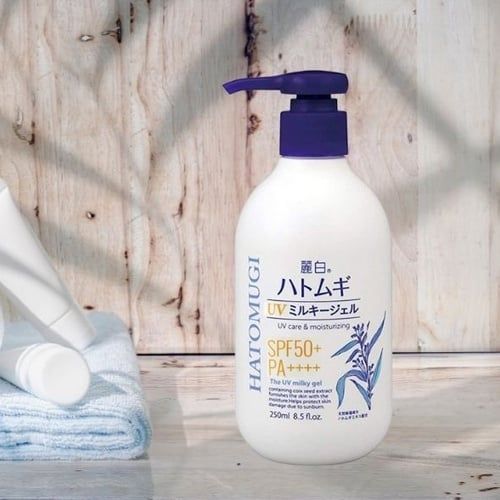 Sữa Dưỡng Thể Hatomugi Chống Nắng Làm Trắng Da Cấp Ẩm SPF50 PA+++ 250ml