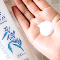 Sữa Rửa Mặt Trắng Da Hatomugi Hạt Ý Dĩ Nhật Bản 130gr / 170gr