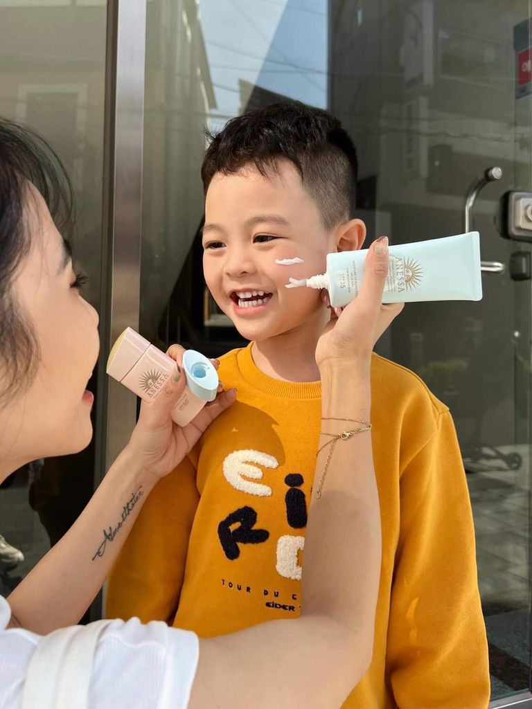 Gel chống nắng dịu nhẹ cho da nhạy cảm và trẻ em Anessa Moisture UV Sunscreen Mild Gel 90gr