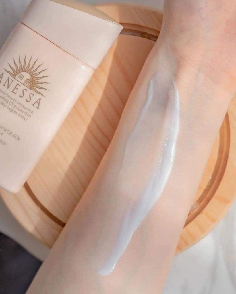 Kem Chống Nắng Dạng Sữa Cho Da Nhạy Cảm Anessa Perfect UV Sunscreen Mild Milk 60ml