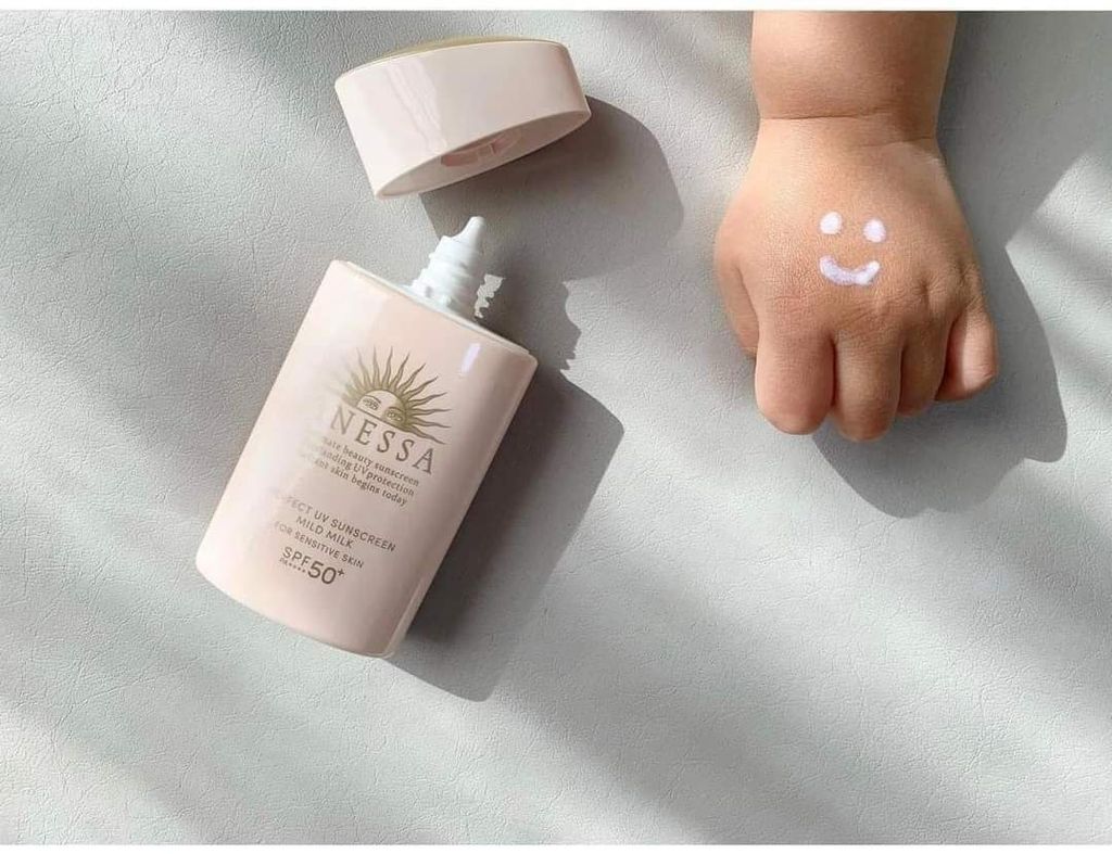 Kem Chống Nắng Dạng Sữa Cho Da Nhạy Cảm Anessa Perfect UV Sunscreen Mild Milk 60ml
