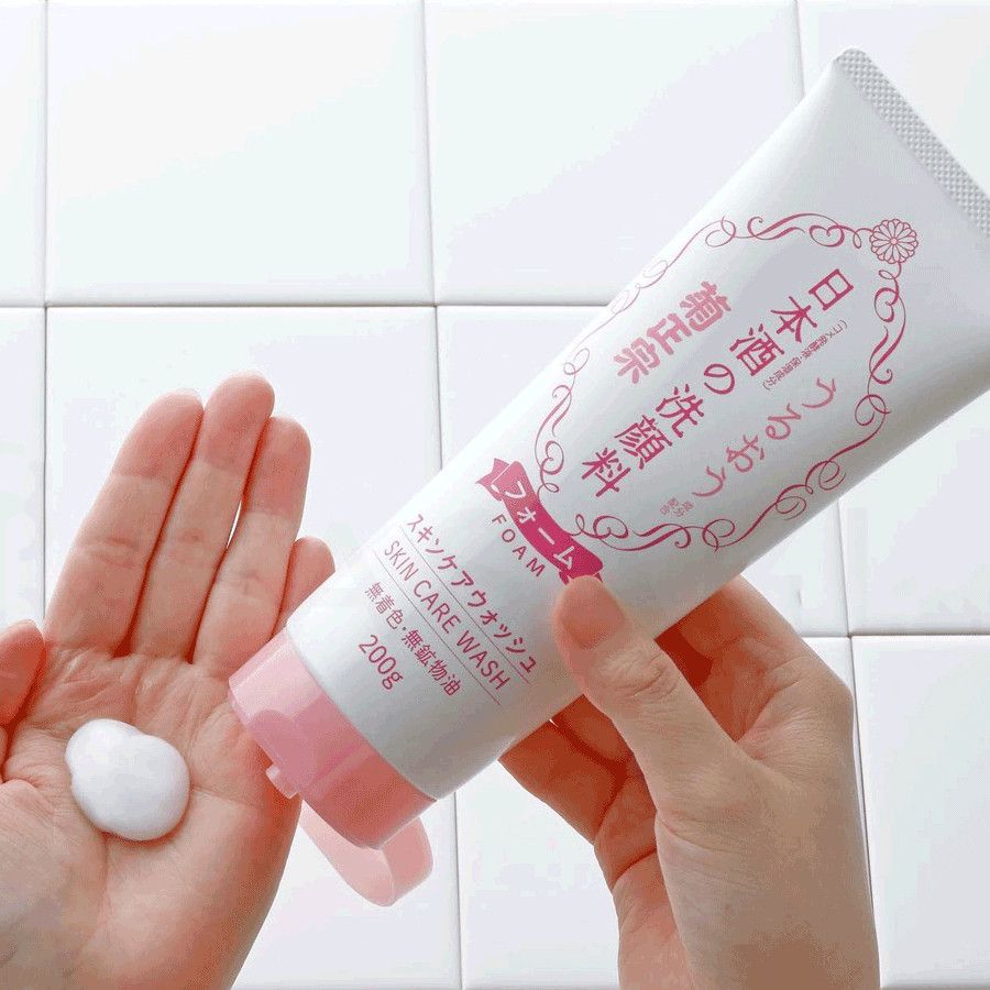 Sữa Rữa Mặt Từ Rượu Sake Kikumasa Sake Wash 200g