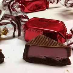Kẹo Chocolate Furuta nhân kem dâu Nhật Bản