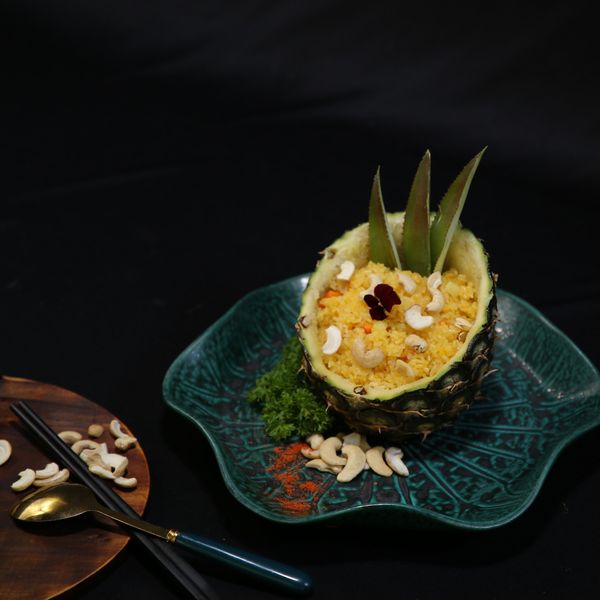  Cơm chiên trái thơm, hạt điều 