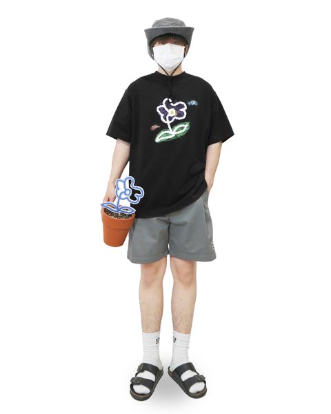  FEARLESS Flower artwork black tee 